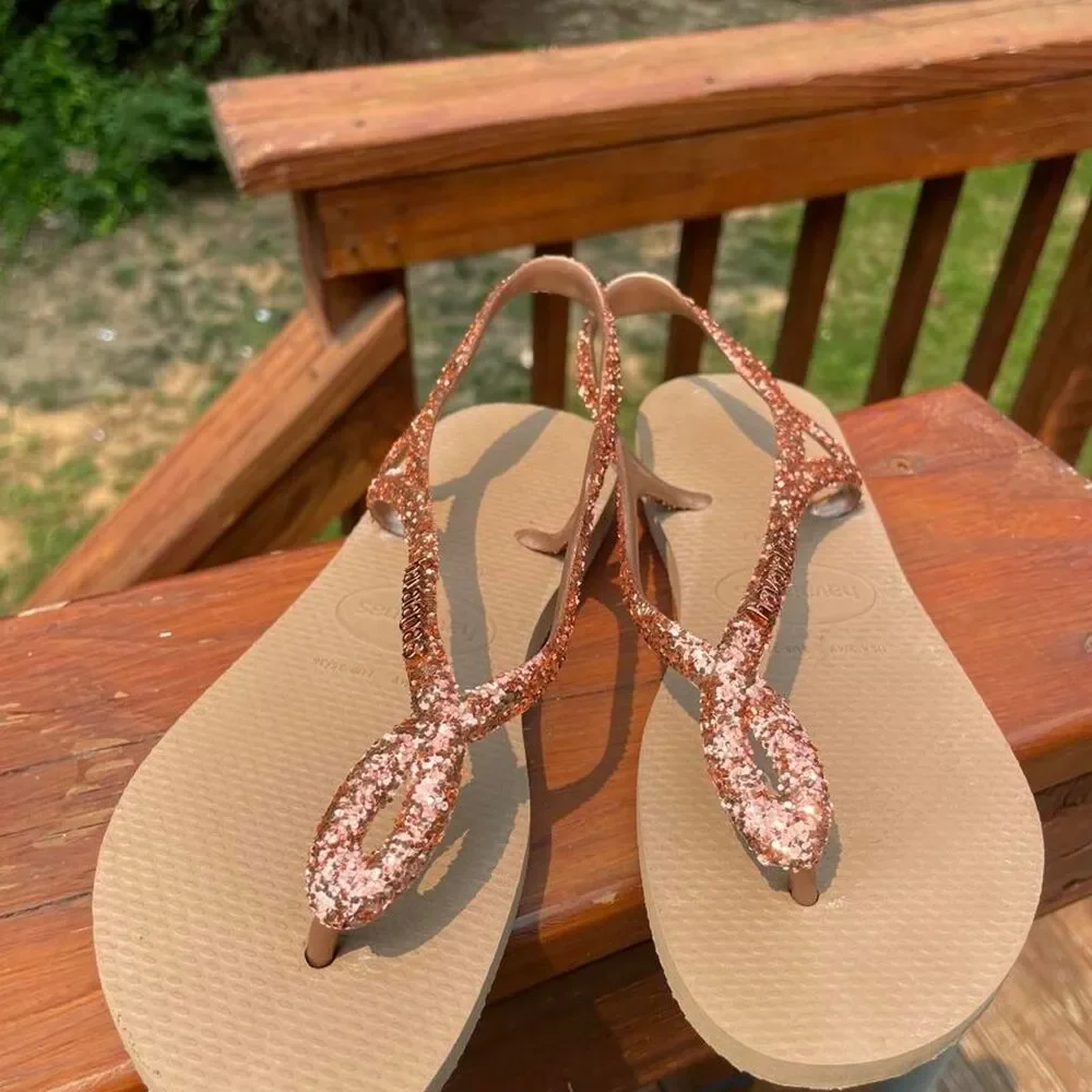 Youth 3/4 Havaianas Women's Rose Gold sandals
